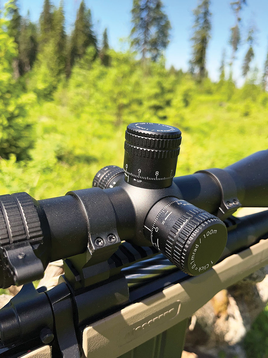 All of the controls on the GPOTAC Spectra are well-knurled without creating sharp edges, allowing for a firm grip when wet or while  wearing gloves.